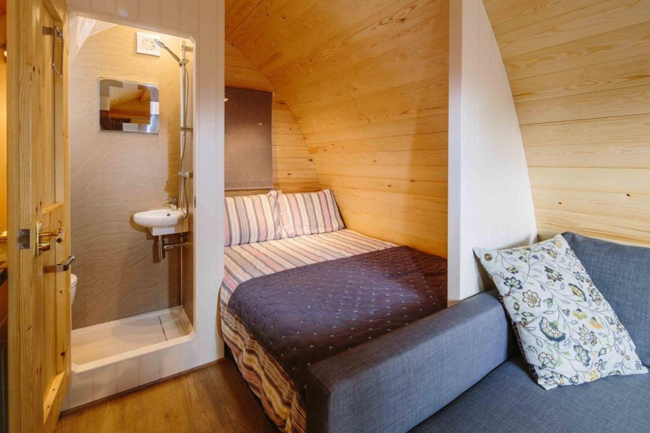 Hotel Buttercup Glamping Pod Cheltenham Exterior foto